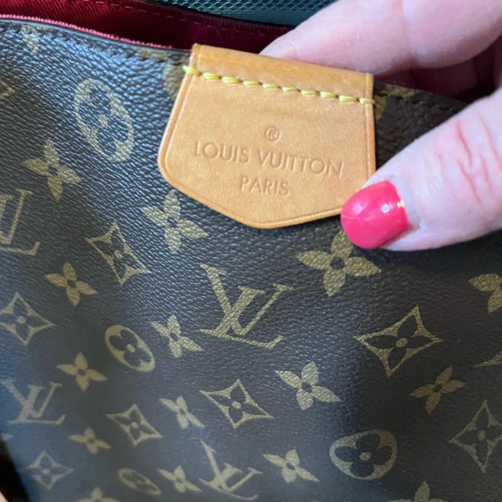 Louis Vuitton Monogram Graceful PM Shoulder Bag with piovine pink twill lining - Picture 2 of 5